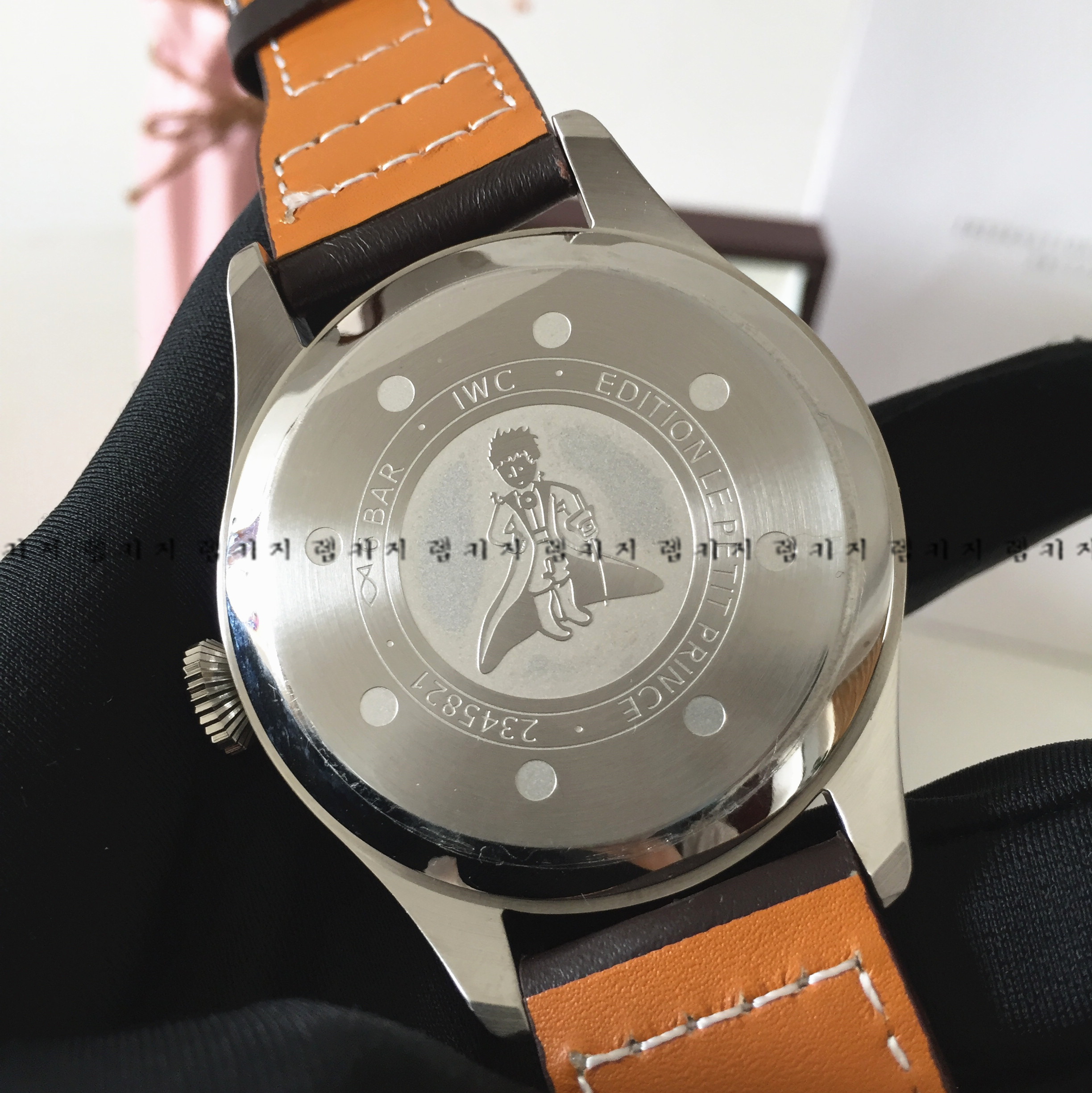 IWC 빅파일럿 어린왕자 에디션 가죽시계